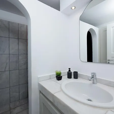 Villa Sinefo Imerovigli (Santorini)
